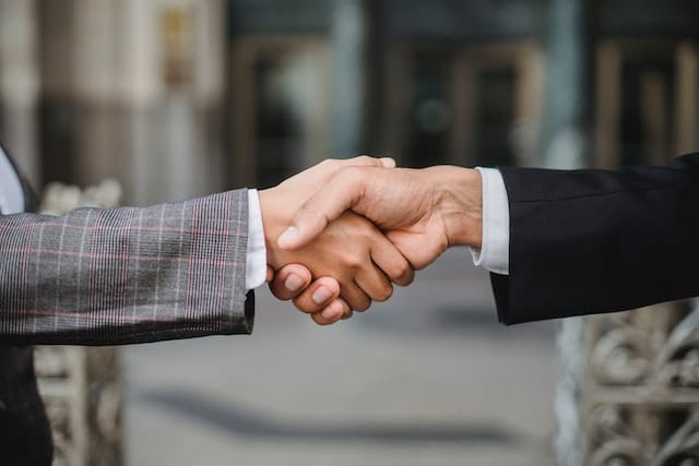 Photo by Ketut Subiyanto: https://www.pexels.com/photo/two-people-shaking-hands-4963437/ -- partnership event vendors