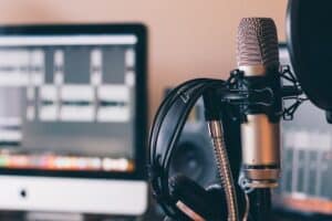https://unsplash.com/photos/ZDNyhmgkZlQ -- podcast content