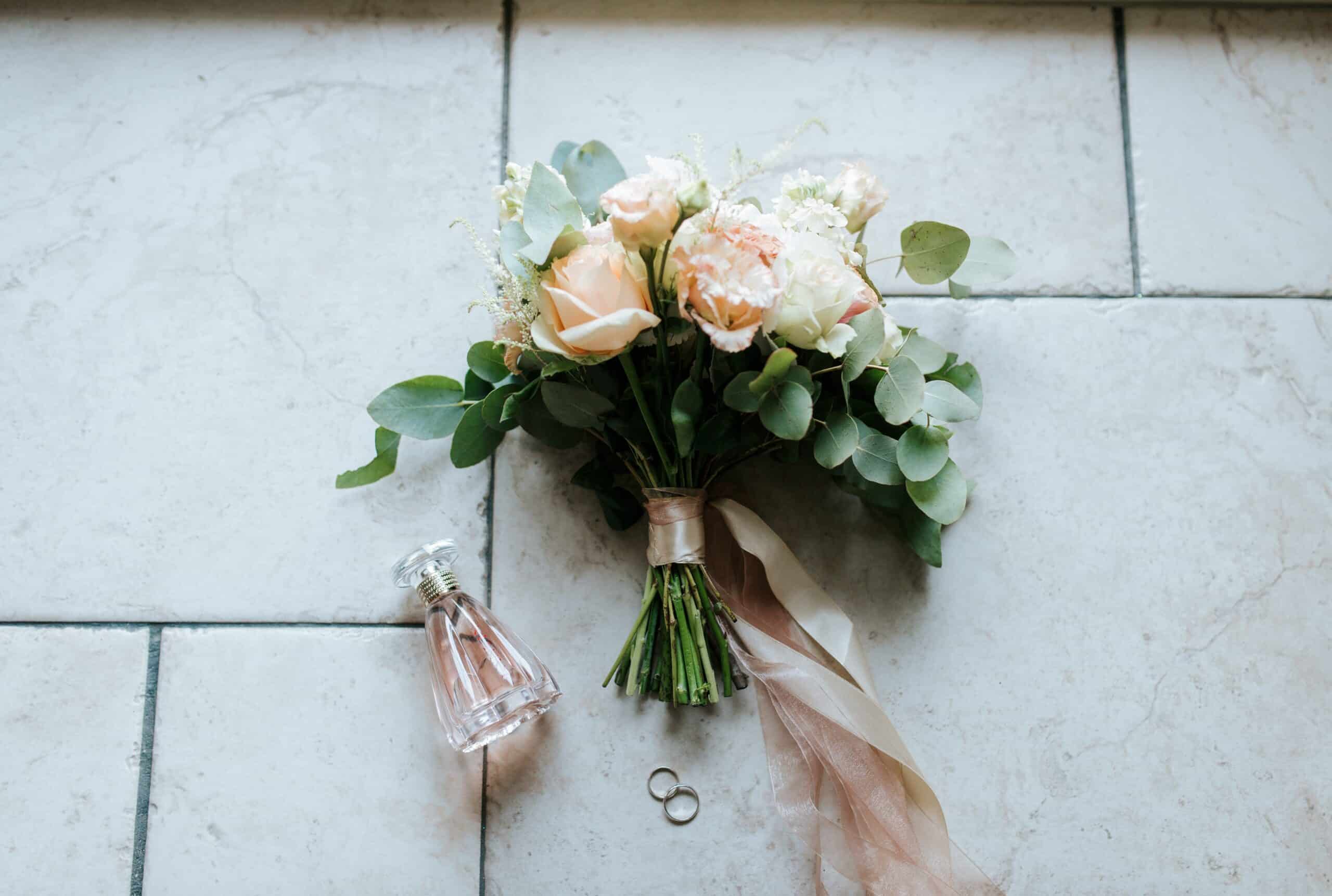 Wedding Florists Photo by Dmitry Zvolskiy: https://www.pexels.com/photo/white-and-green-flower-arrangement-1805597/