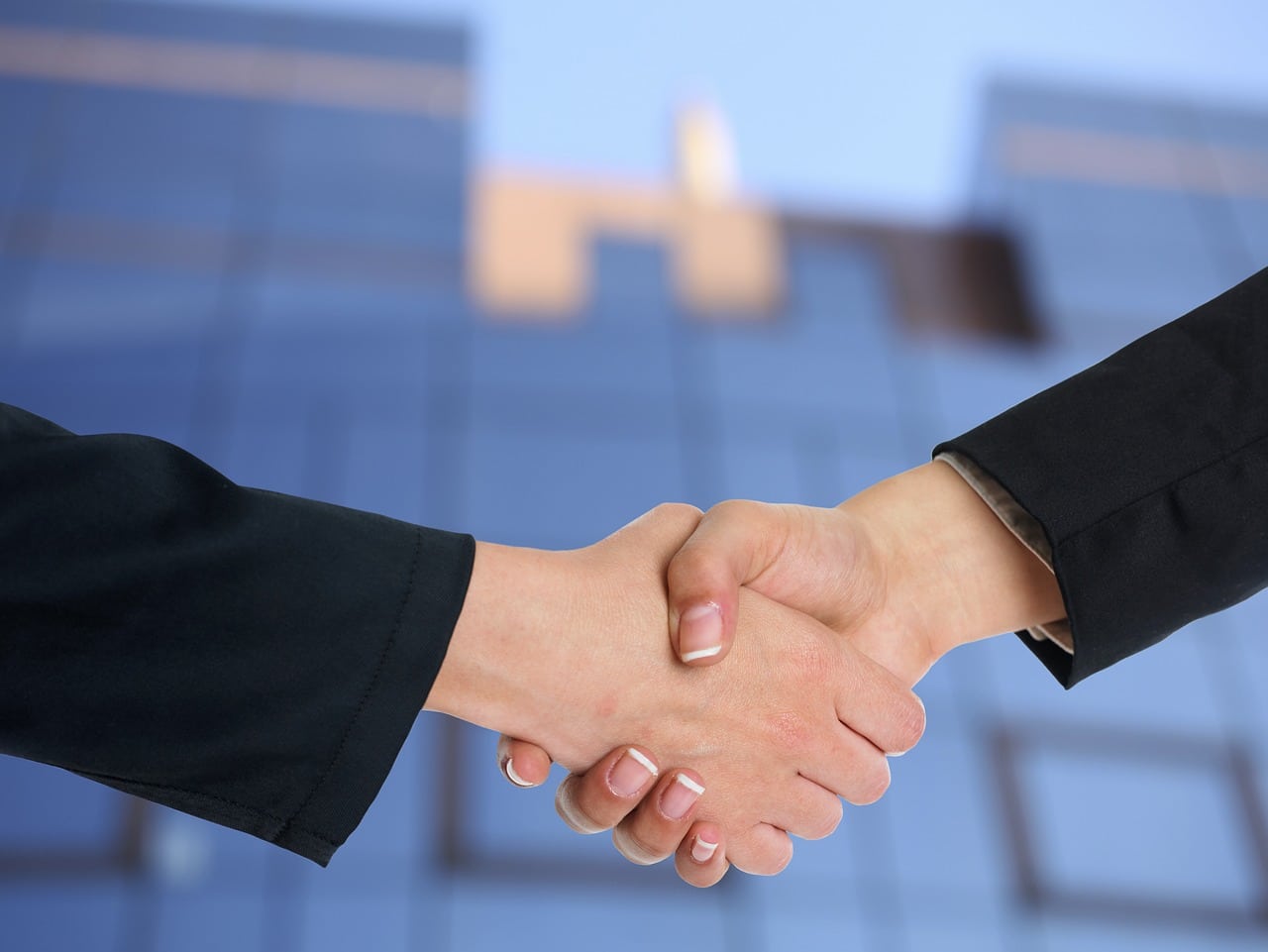 Image by Adam Radosavljevic from Pixabay https://pixabay.com/photos/handshake-cooperation-partnership-3298455/ -- collaboration