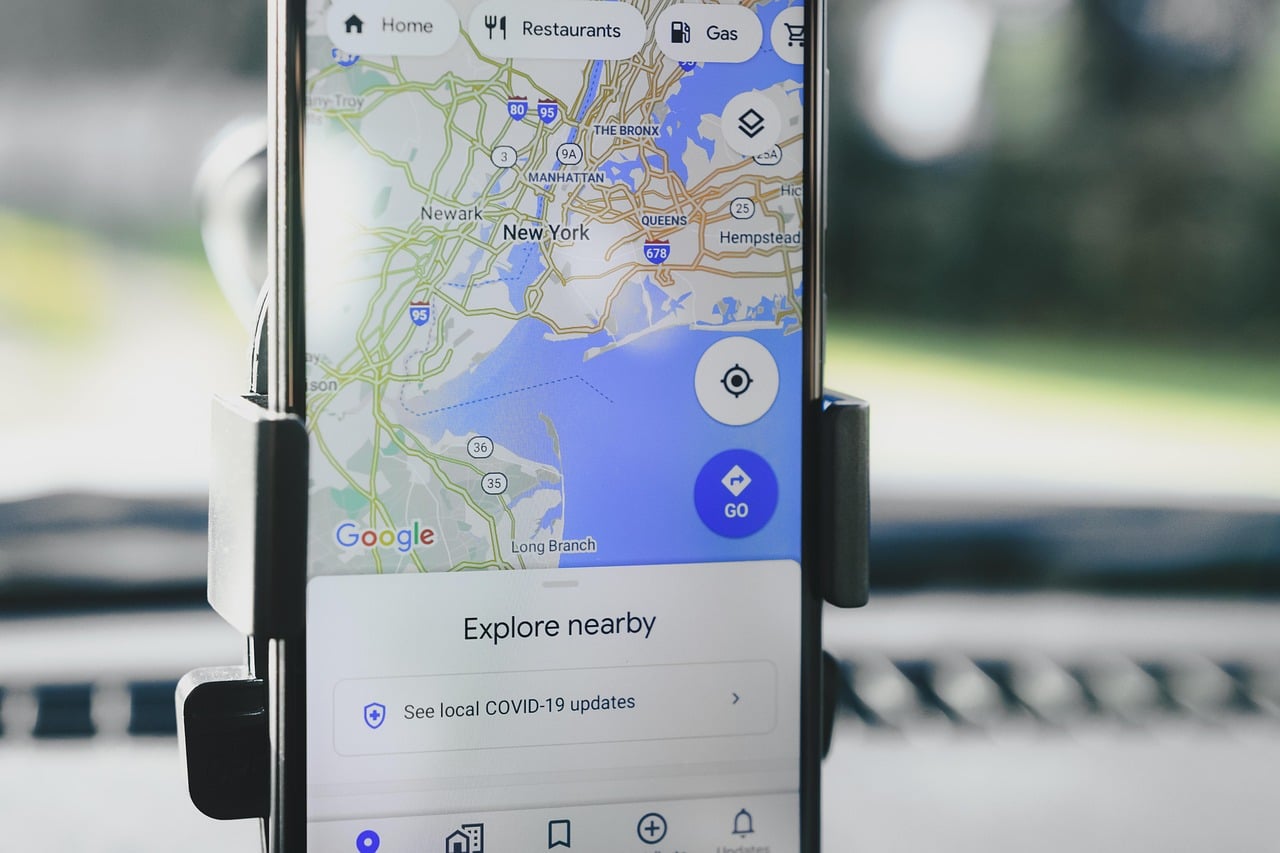 local SEO, free-use Pexels Photo by AS Photography: https://www.pexels.com/photo/close-up-of-the-maps-on-a-smartphone-5921677/