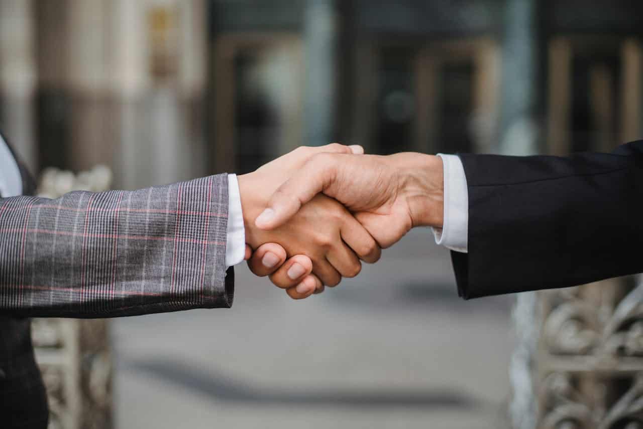 Photo by Ketut Subiyanto: https://www.pexels.com/photo/two-people-shaking-hands-4963437/ -- networking opportunities