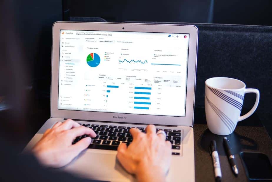 https://unsplash.com/photos/person-using-macbook-pro-on-black-table-eveI7MOcSmw paid ads